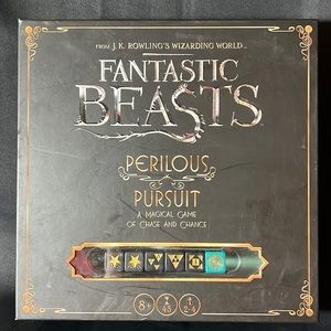 USAopoly - Warner Bros. - Fantastic Beasts Perilous Pursuit Dice Game